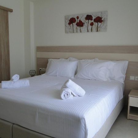 Chrysanthe'S Apartments No2 Poros Town Esterno foto