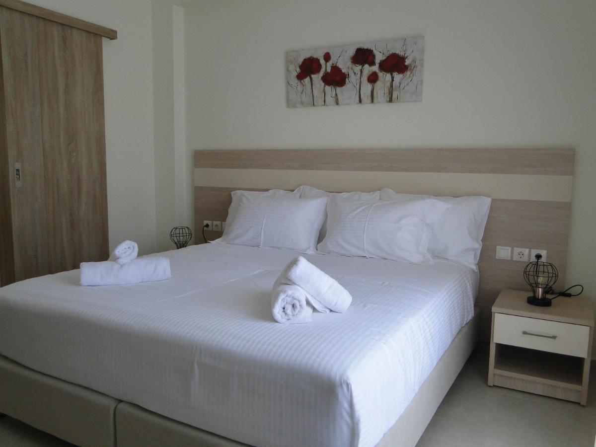 Chrysanthe'S Apartments No2 Poros Town Esterno foto