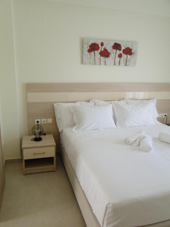 Chrysanthe'S Apartments No2 Poros Town Esterno foto