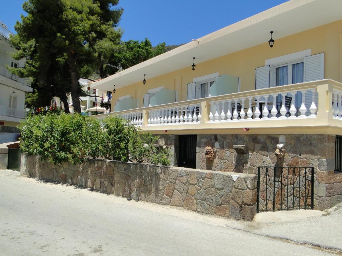Chrysanthe'S Apartments No2 Poros Town Esterno foto