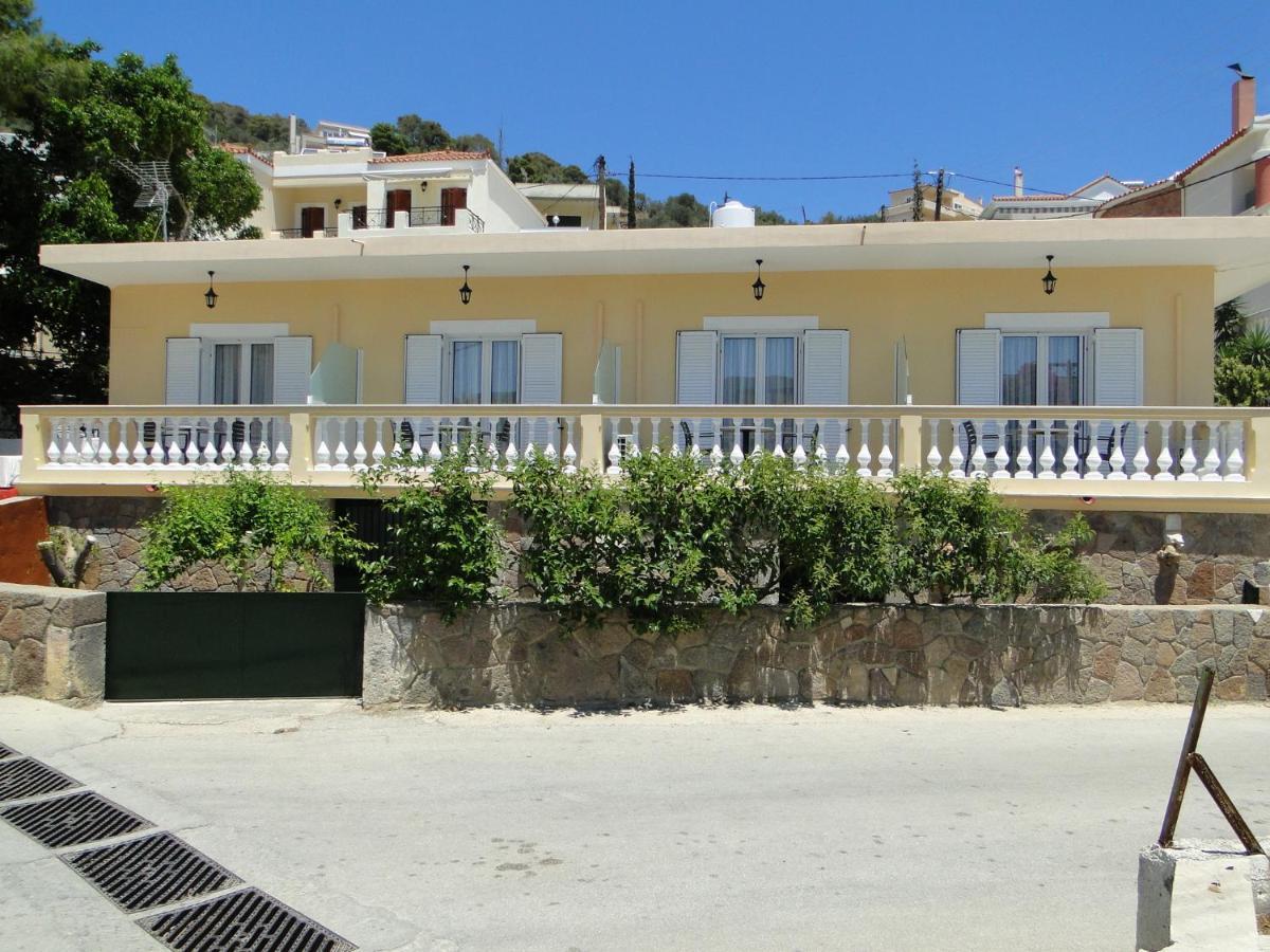 Chrysanthe'S Apartments No2 Poros Town Esterno foto